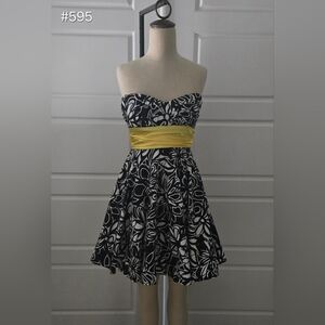 Black & White Stapless Prom/Homecoming Dress with Yellow Belt